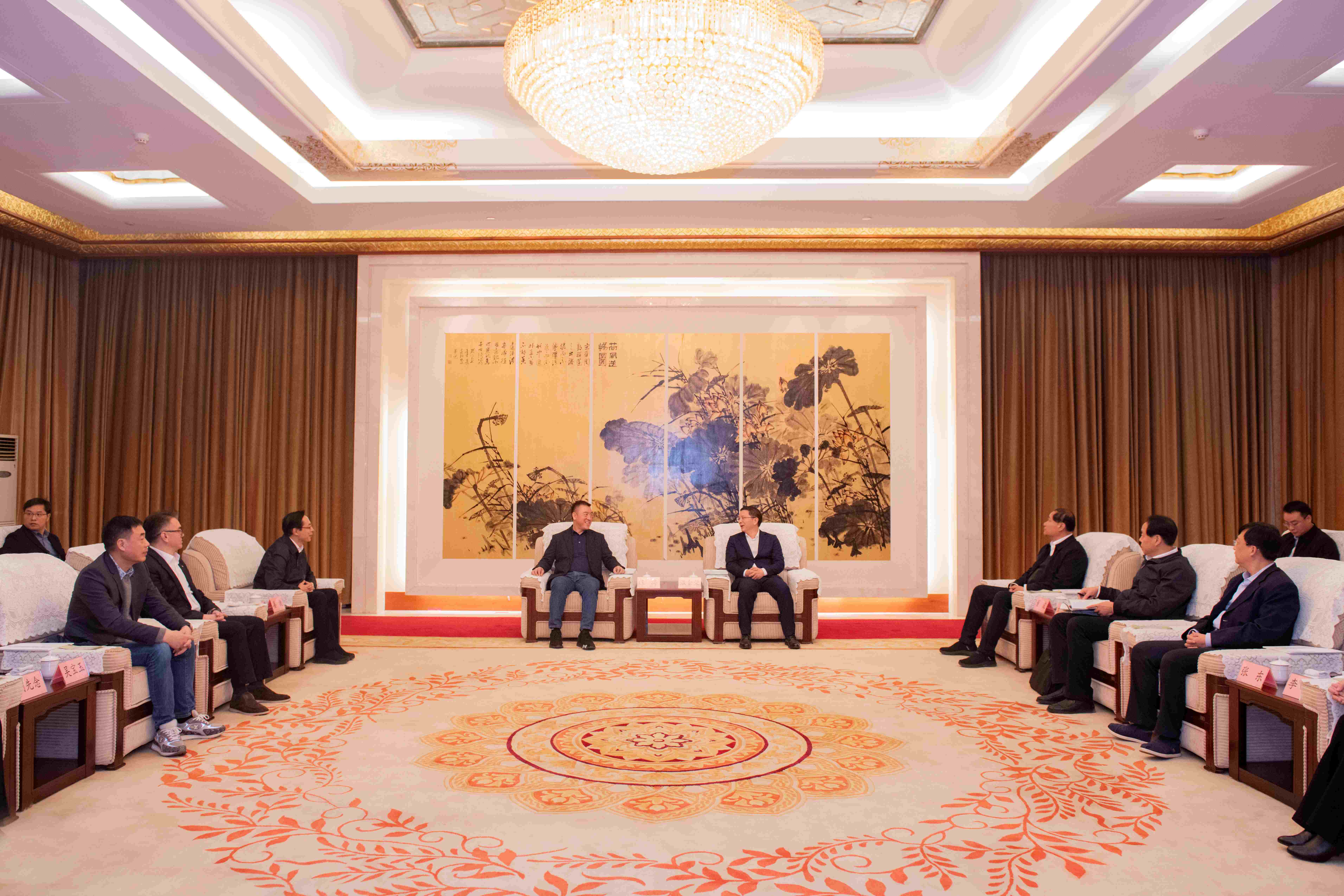 PG赏金女王科技董事长陈涛向导深圳市和惠州市企业家前往济宁市考察交流 