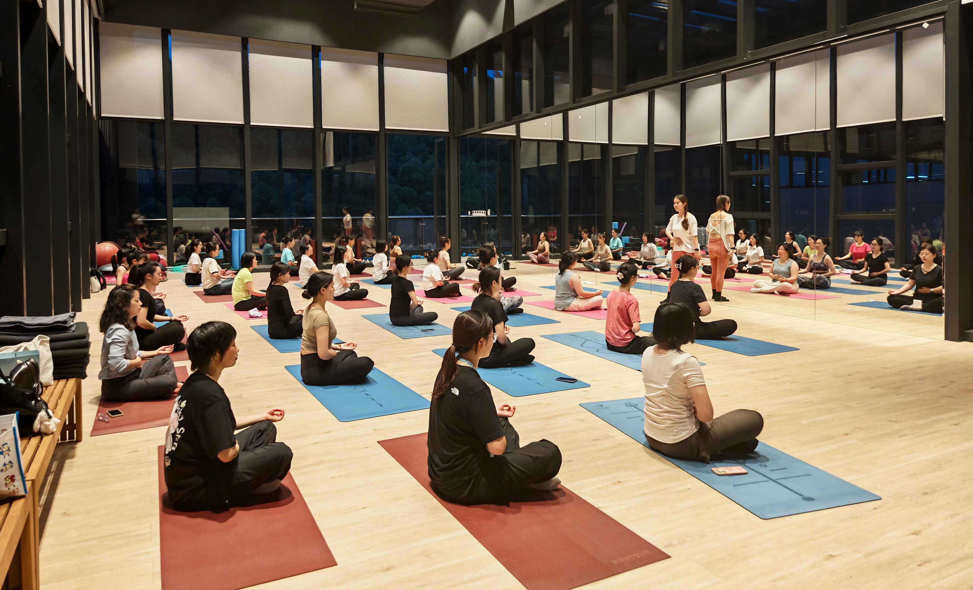 PG赏金女王科技首期瑜伽班活力开课 解锁职场康健新方法